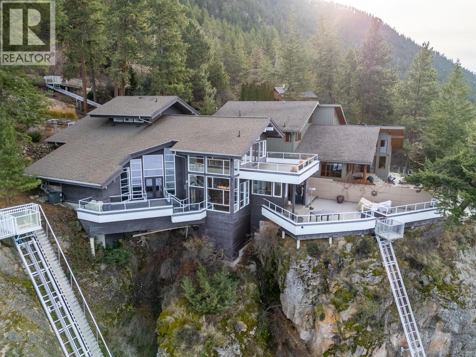 #3-9900 Eastside Road, Vernon