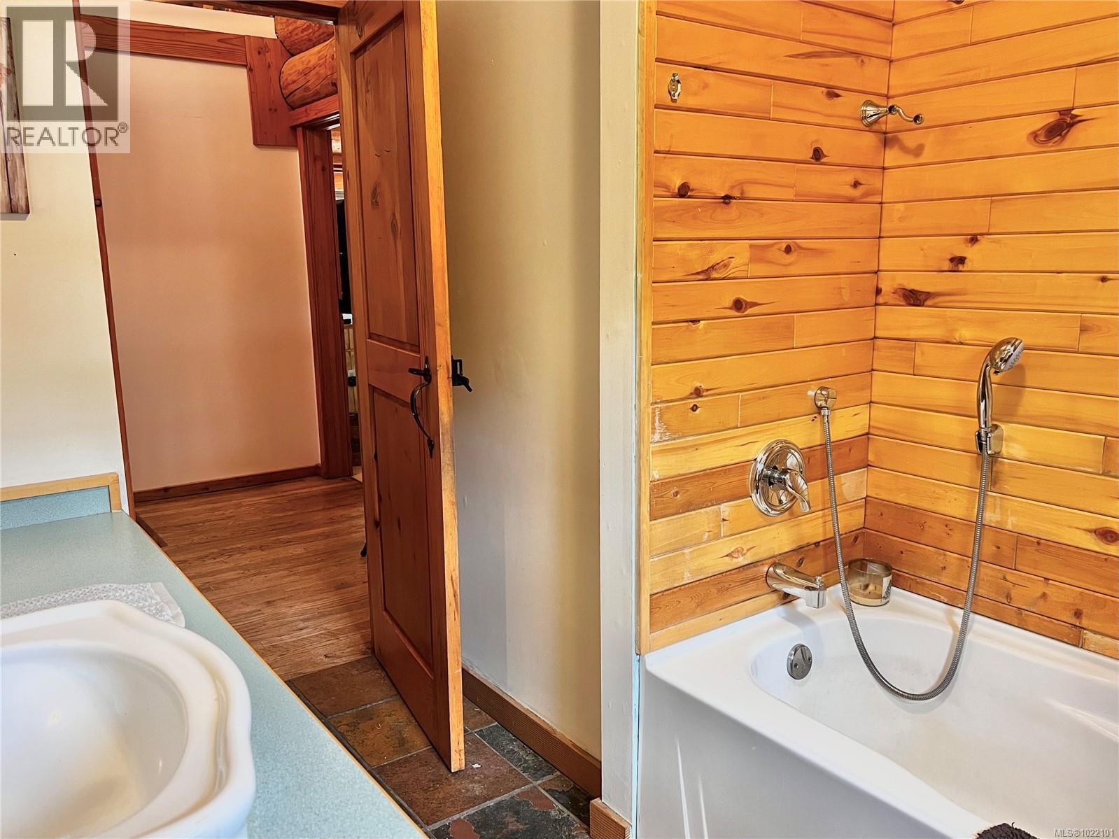 6645 Hillcrest Rd, Duncan