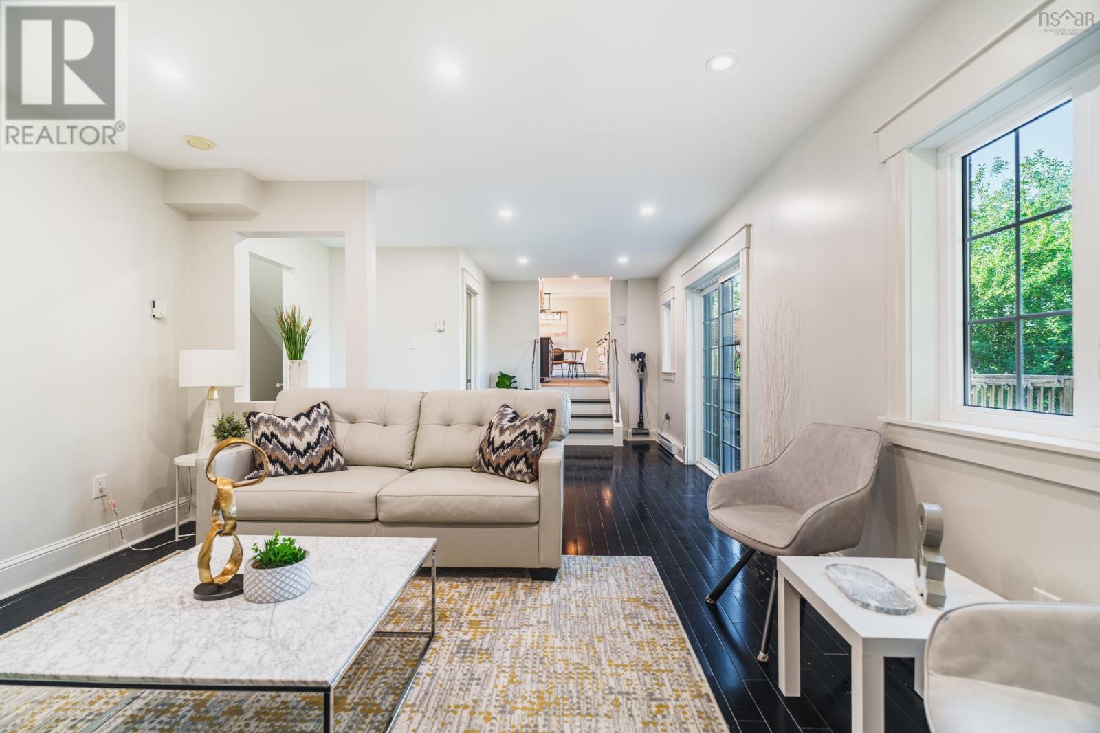 Property 41 of 45 of 11 Laurentian Drive