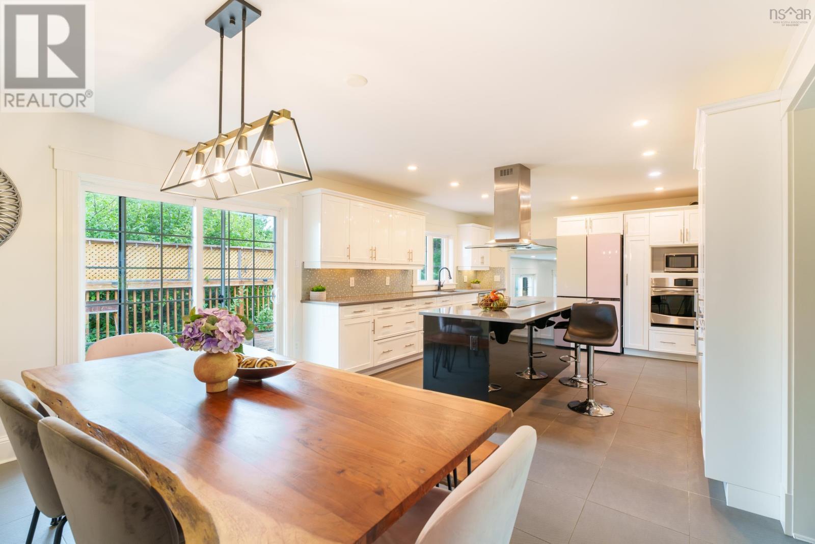 Property 24 of 45 of 11 Laurentian Drive