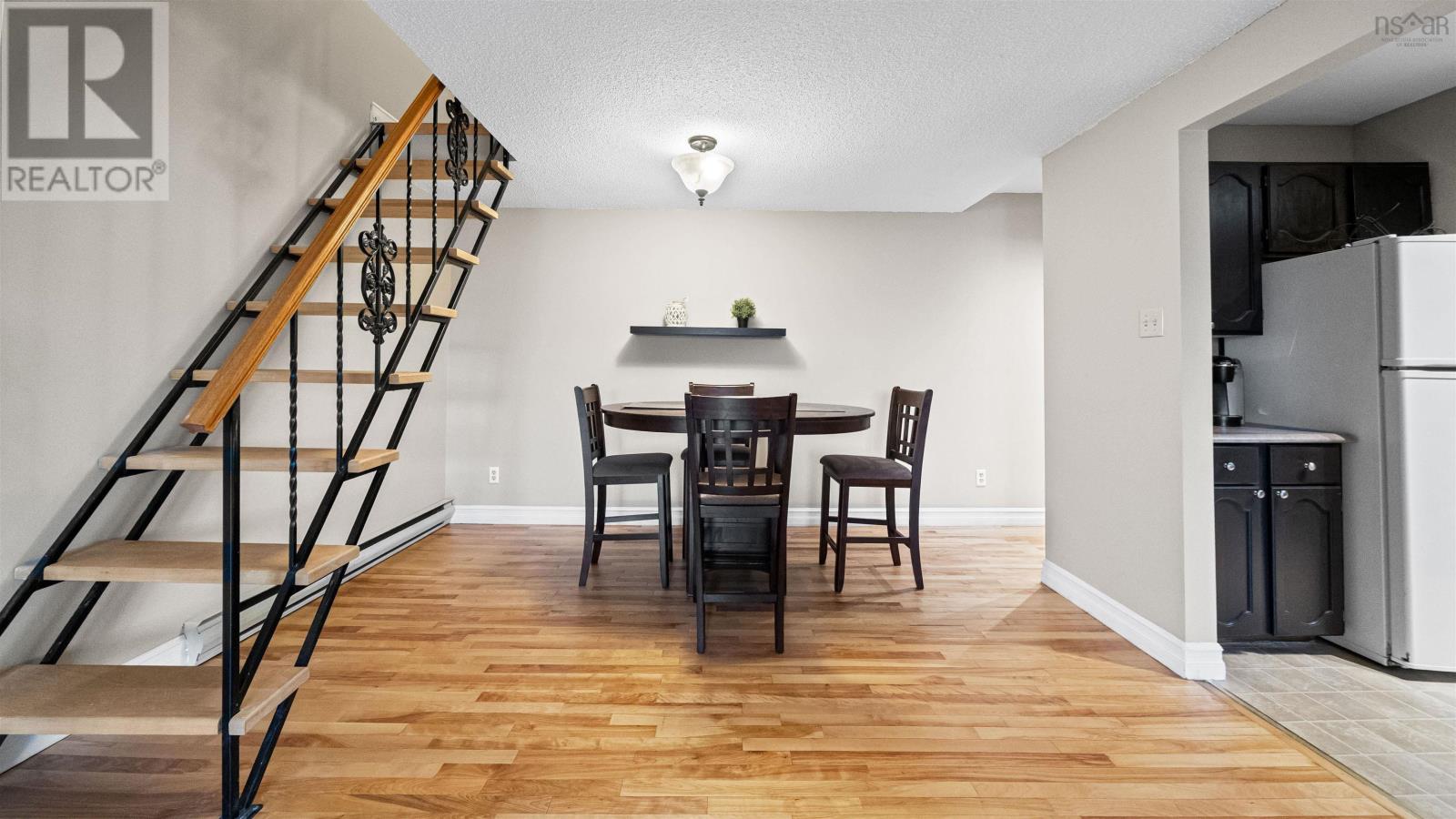 Property 7 of 25 of 9 4 Rose Way