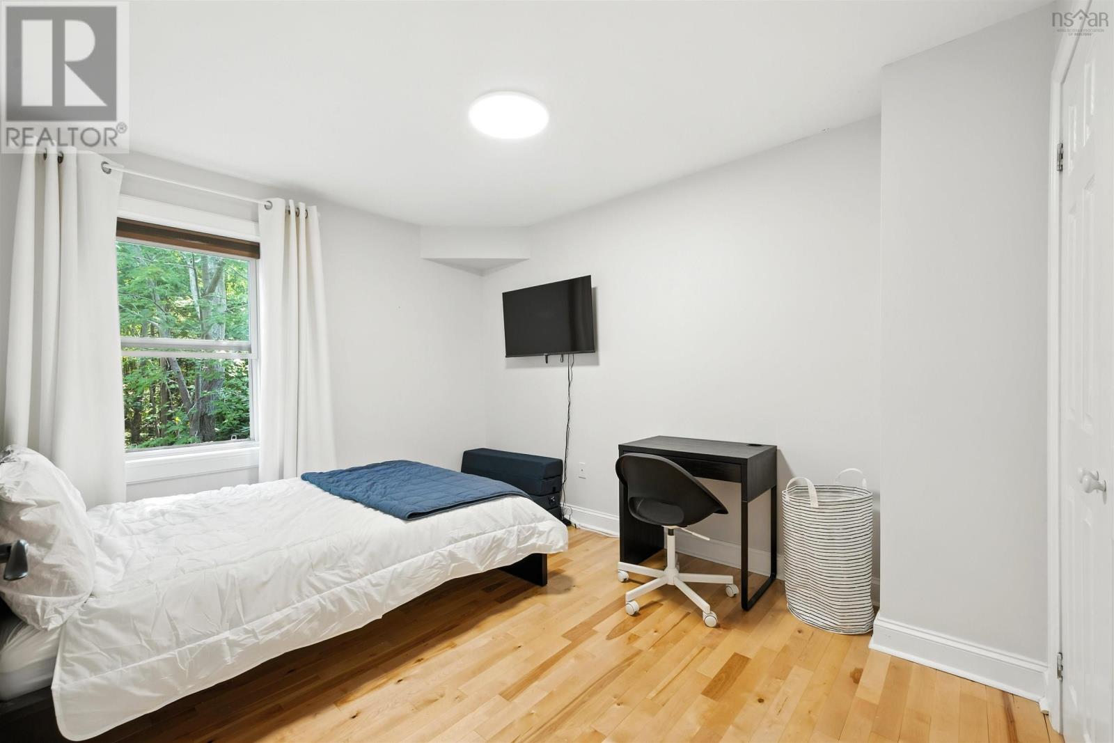 Property 22 of 47 of 221 Spinnaker Drive