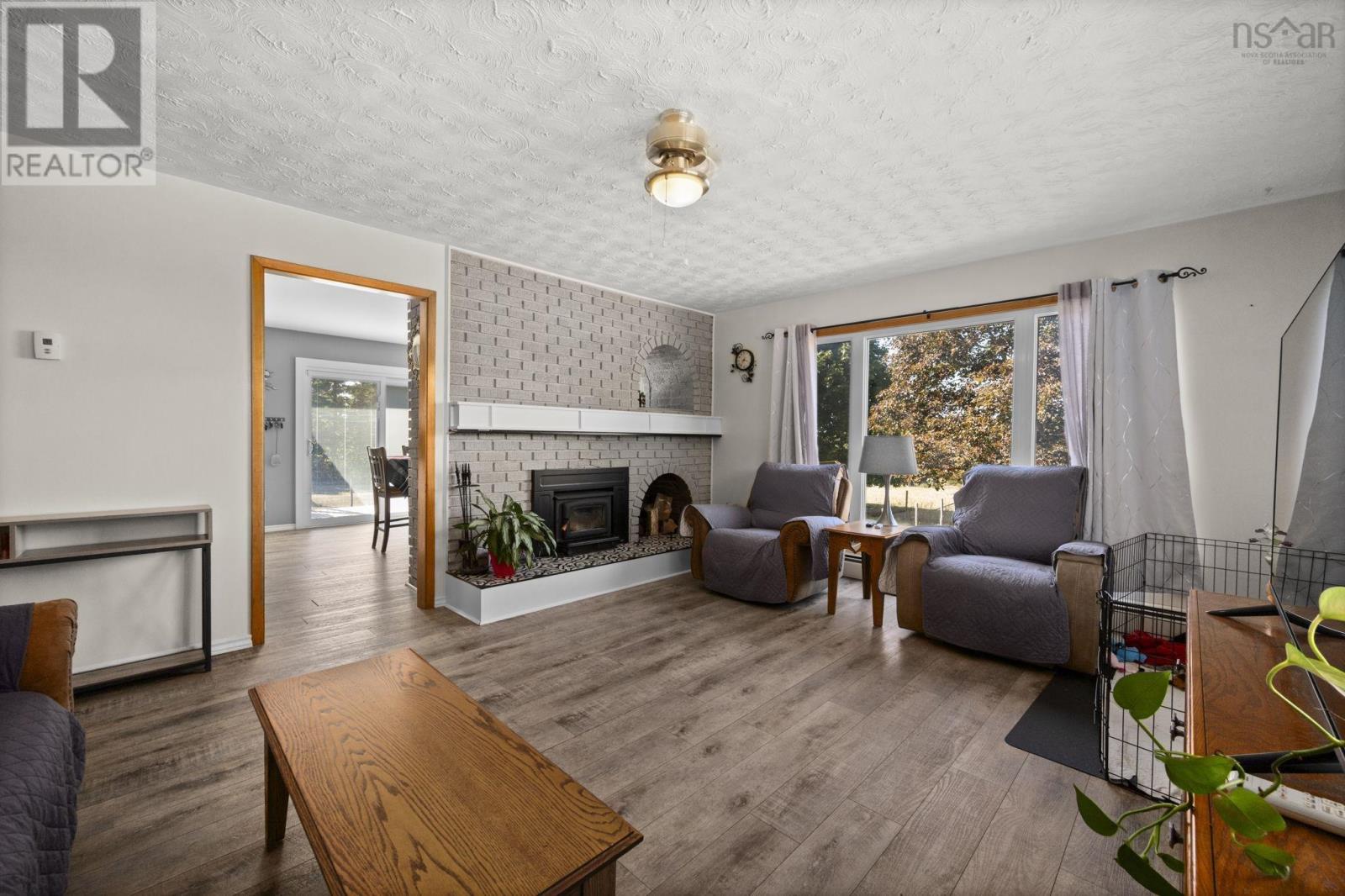 Property 39 of 50 of 387 Lawrence Road