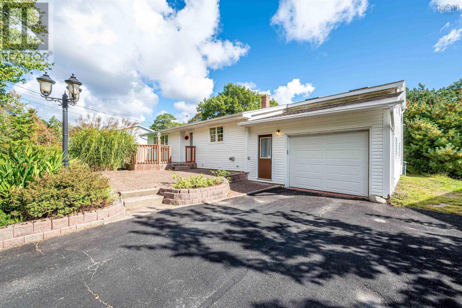 Property photo of 206 Lakeview Road