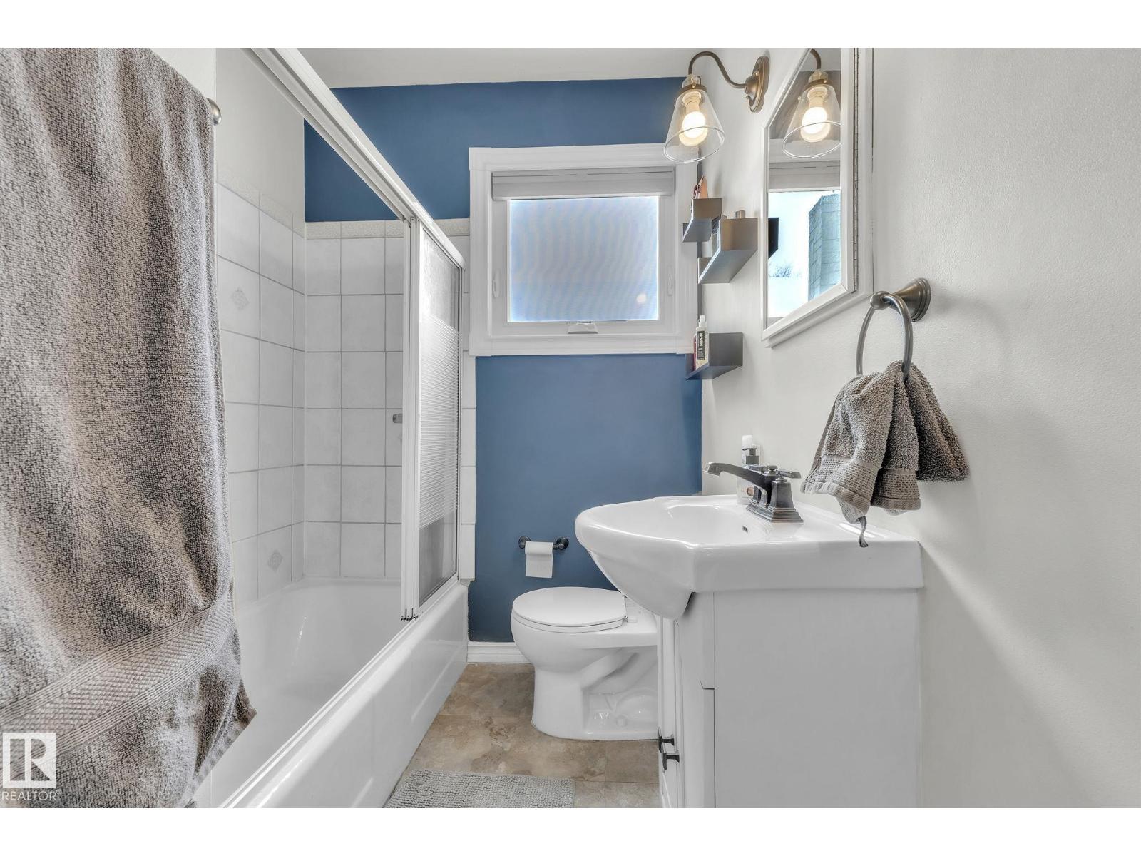 10851 92 ST NW, Edmonton