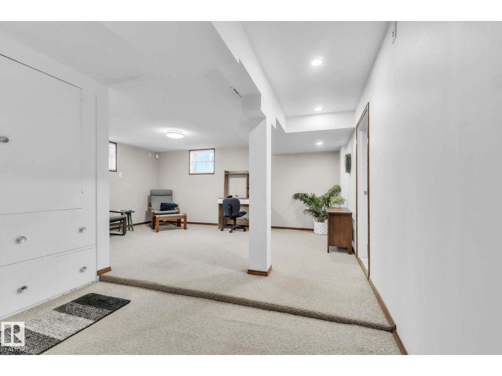 10851 92 ST NW, Edmonton