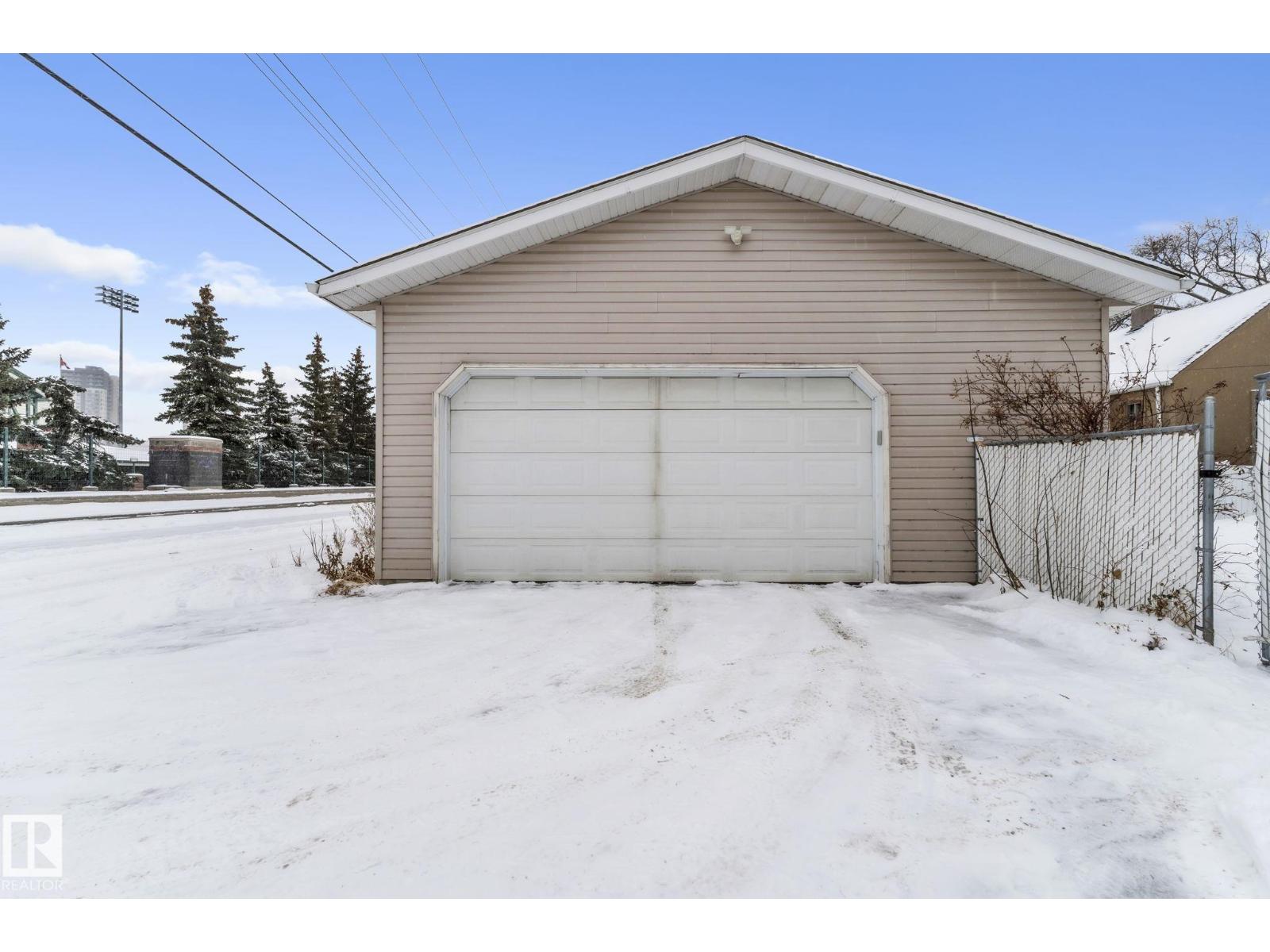 10851 92 ST NW, Edmonton