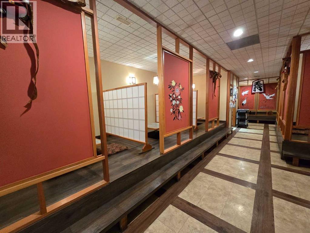 123 4 Street S - Photo 2 of 34, Lethbridge, Alberta