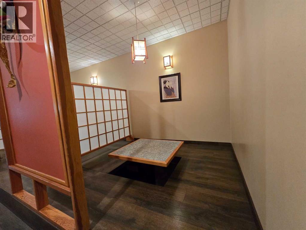 123 4 Street S - Photo 3 of 34, Lethbridge, Alberta