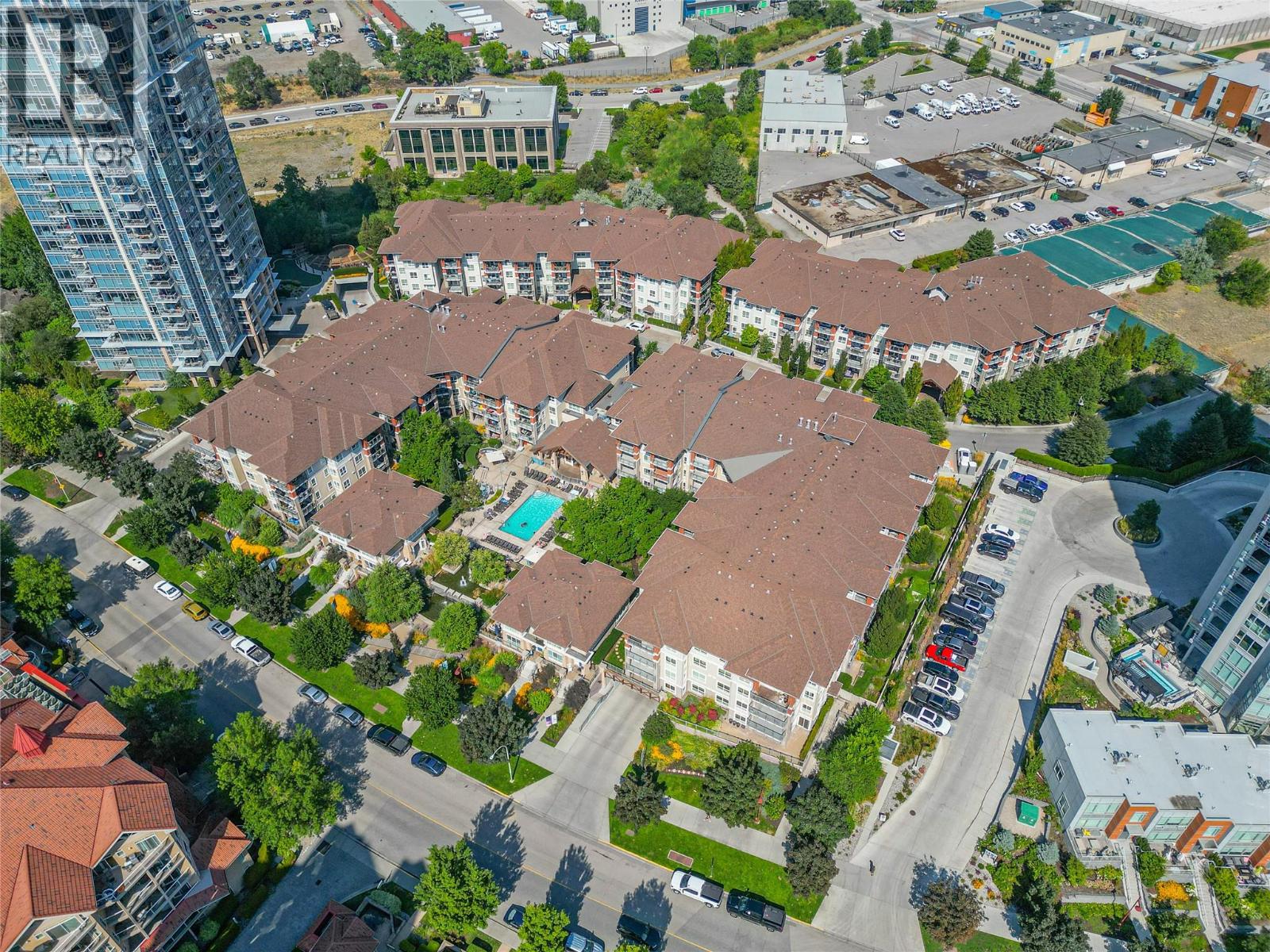 105 1093 Sunset Drive, Kelowna