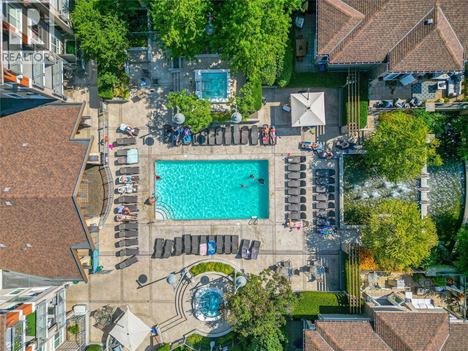 105 1093 Sunset Drive, Kelowna