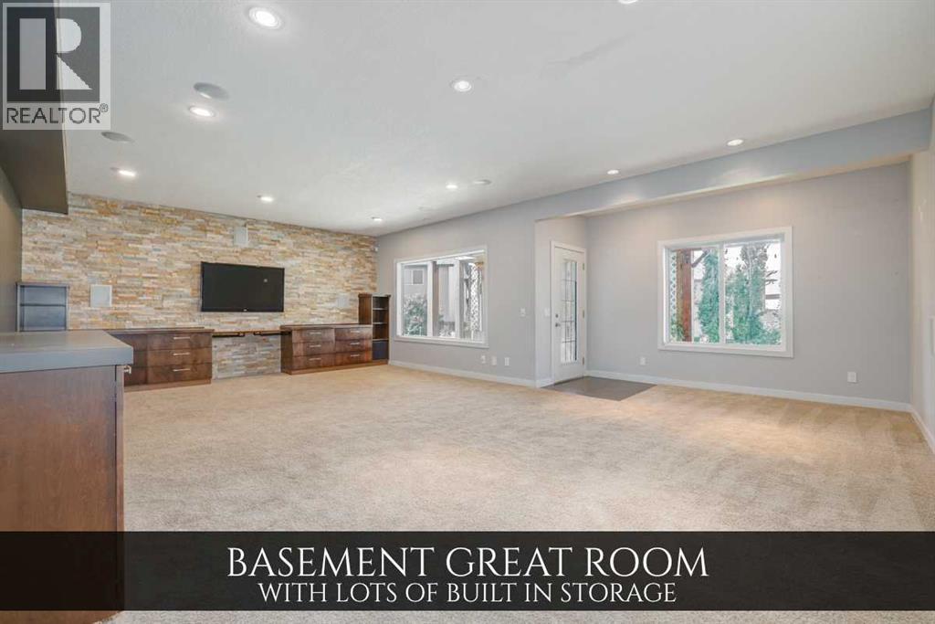 Single Family House for Sale in  Pantego Bay NW Panorama Hills Calgary 