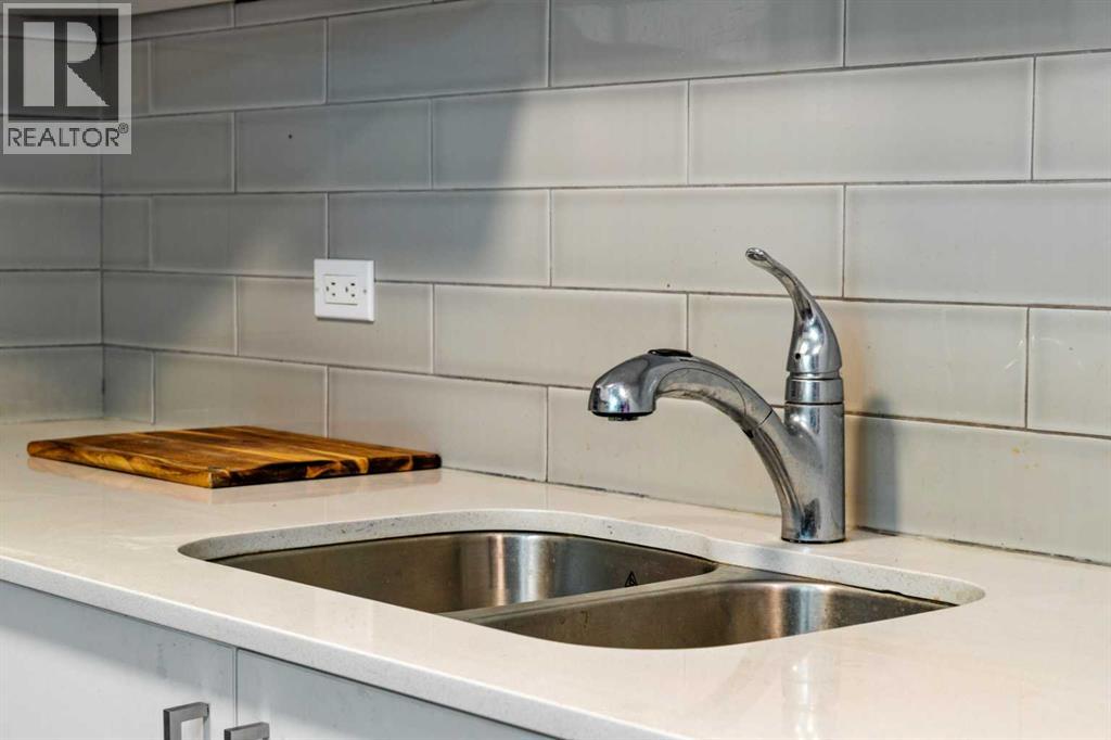 Single Family House for Sale in   th Avenue SW Cliff Bungalow Calgary 