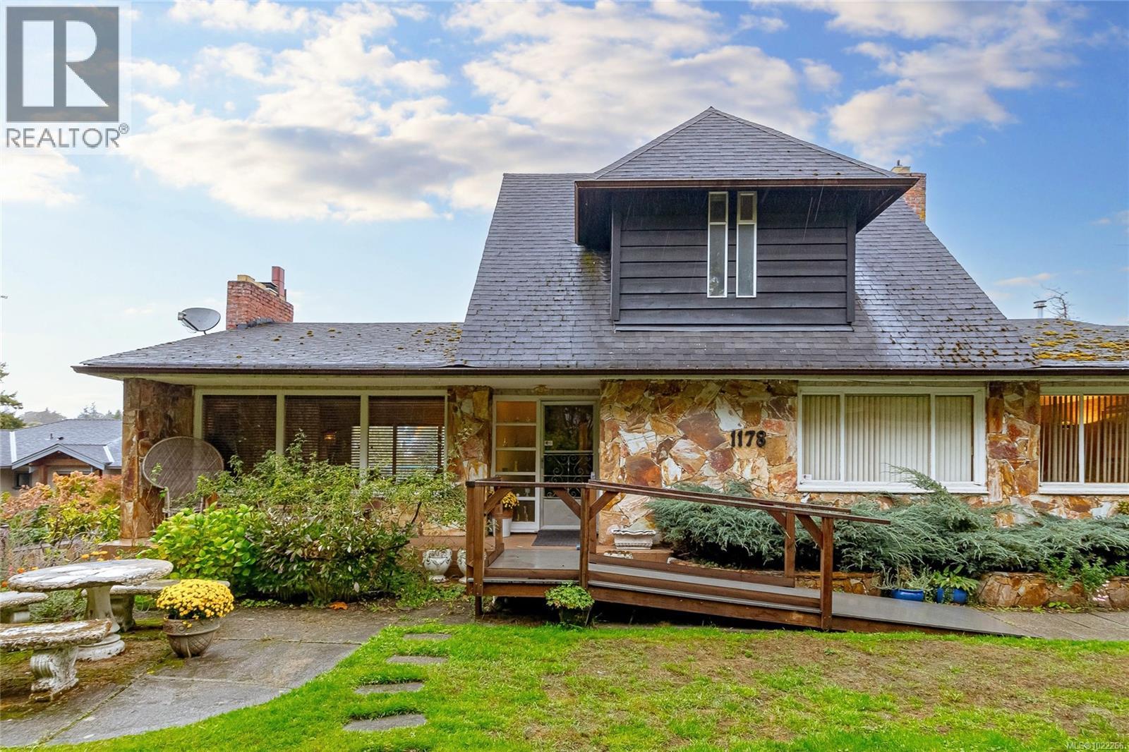  1178 Rhoda Lane, Esquimalt