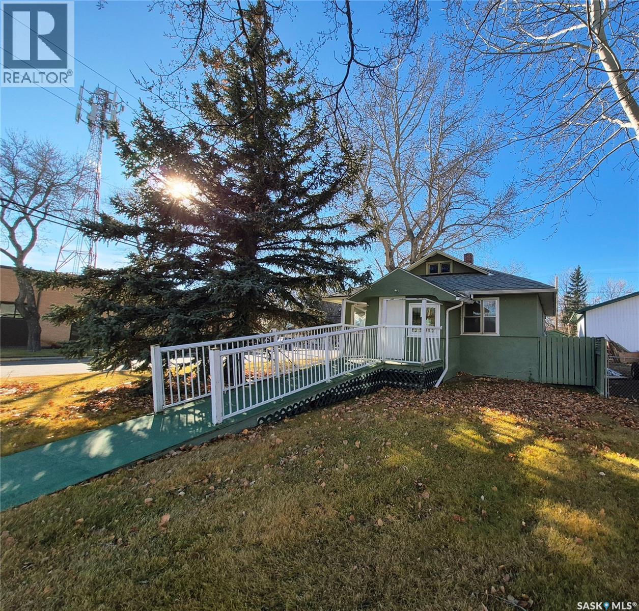 505 Centre STREET - Photo 2 of 32, Shaunavon, Saskatchewan