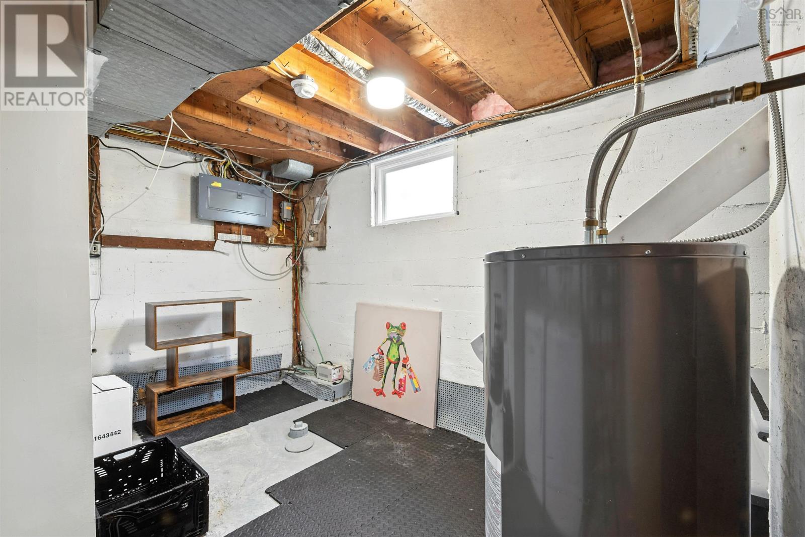 Property 21 of 38 of 81 Adelaide Avenue