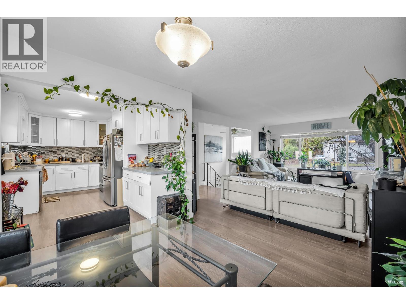 673 LOWELL COURT, Coquitlam