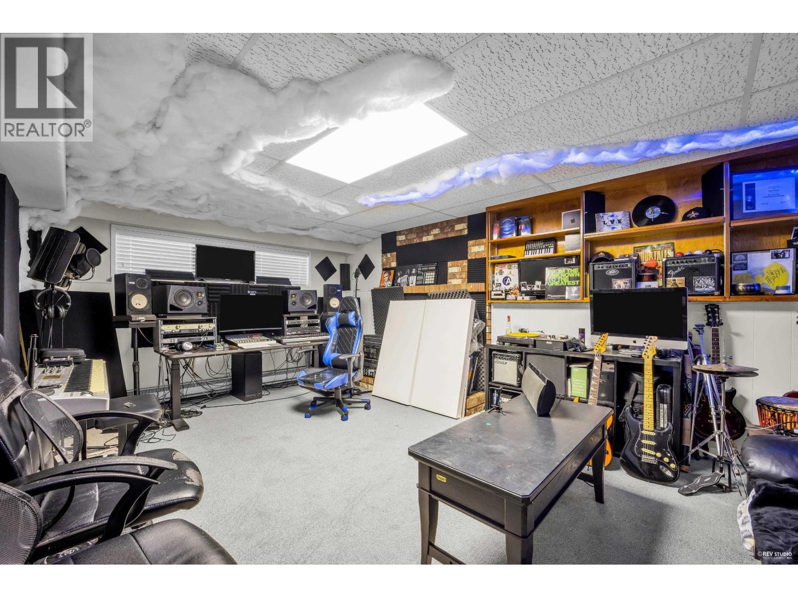 673 LOWELL COURT, Coquitlam