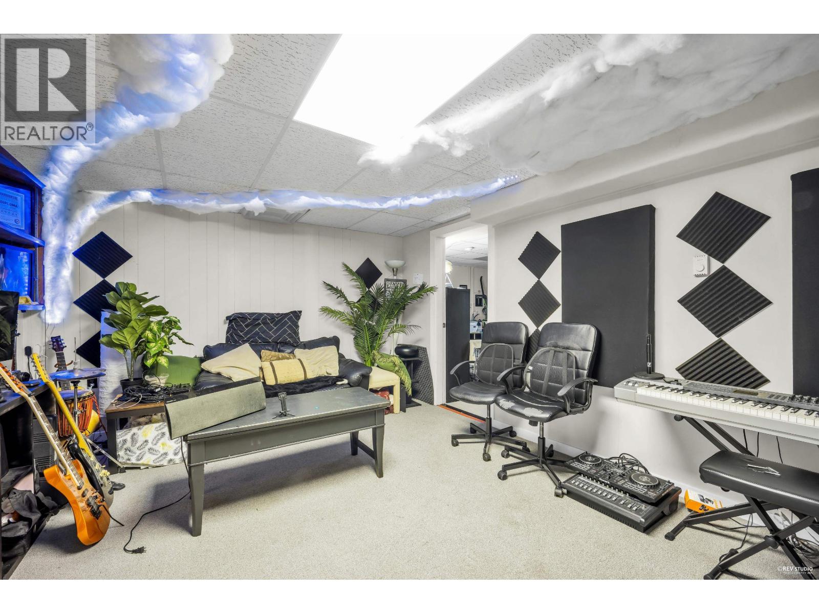 673 LOWELL COURT, Coquitlam