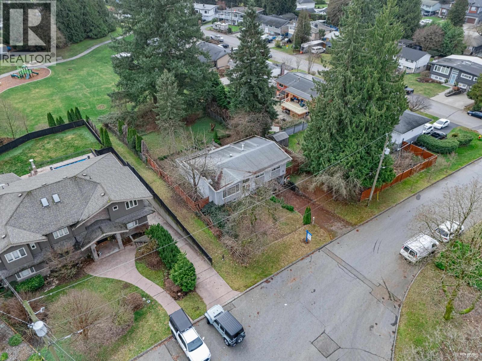 673 LOWELL COURT, Coquitlam