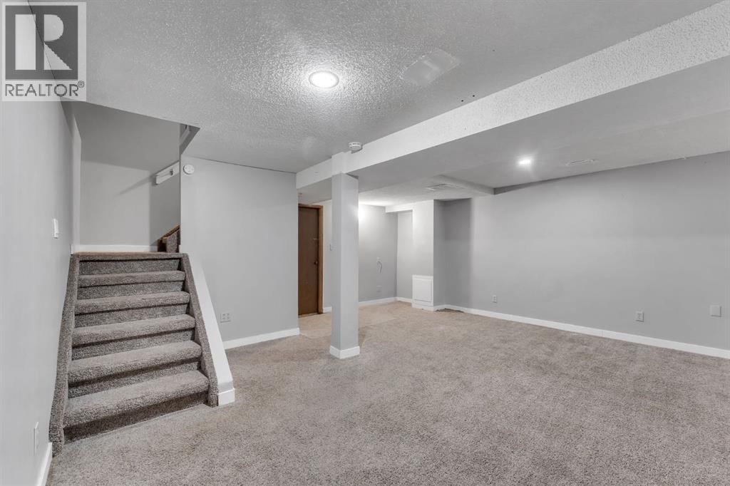 Single Family House for Sale in  Falton Court NE Falconridge Calgary 