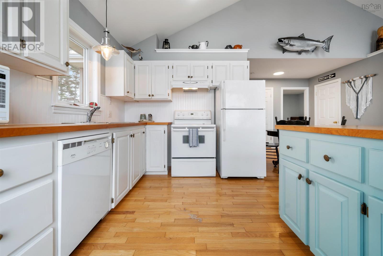 Property 12 of 48 of 63 Vista Del Mar Road