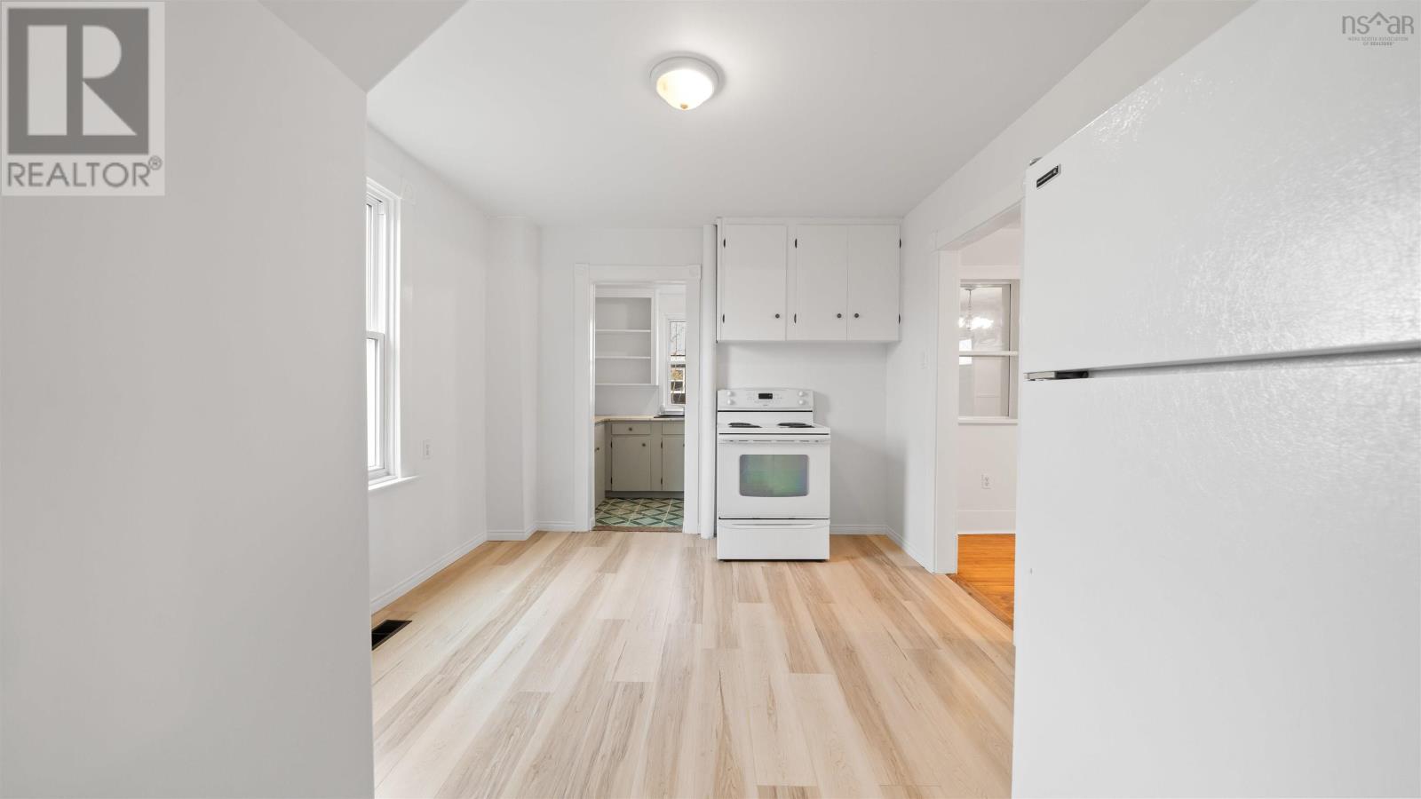 Property 19 of 37 of 515 Pleasant Street