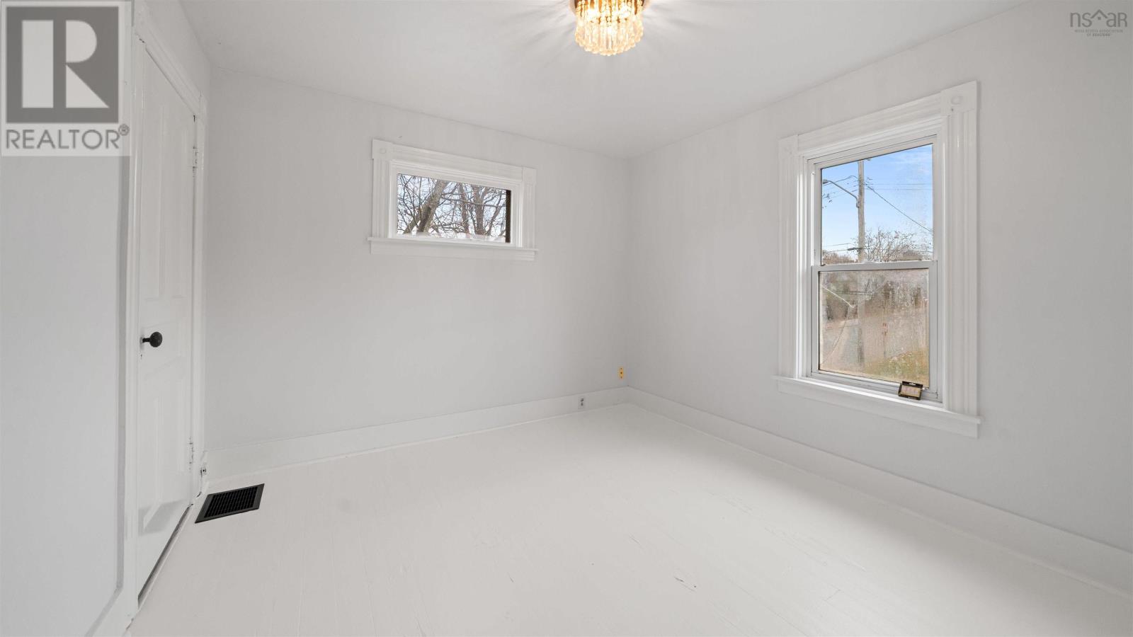 Property 20 of 37 of 515 Pleasant Street