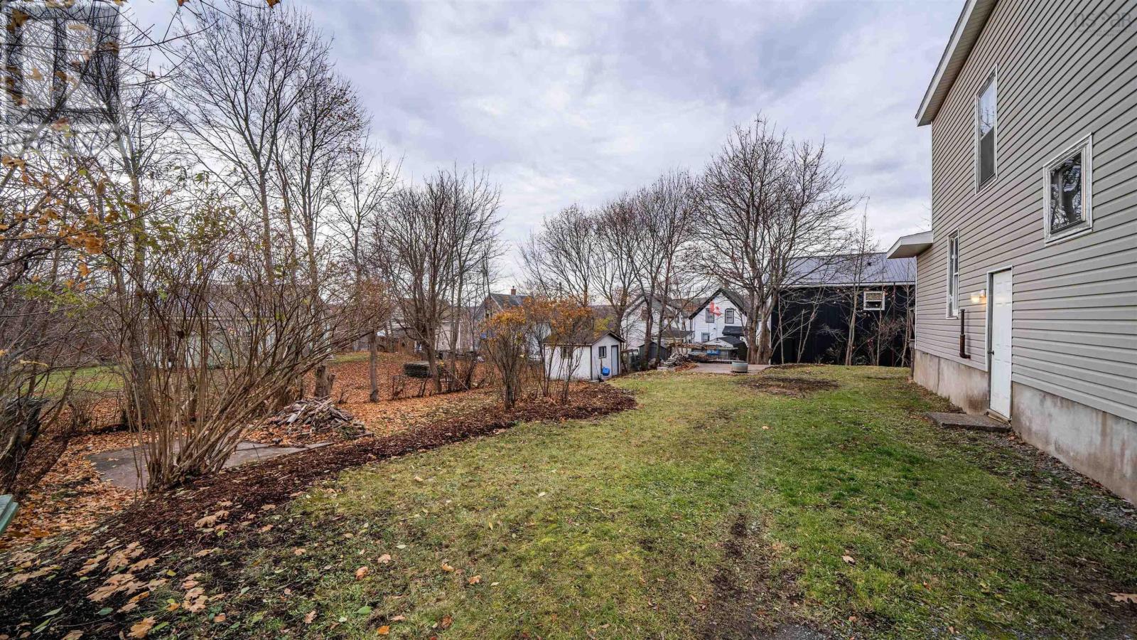 Property 25 of 37 of 515 Pleasant Street