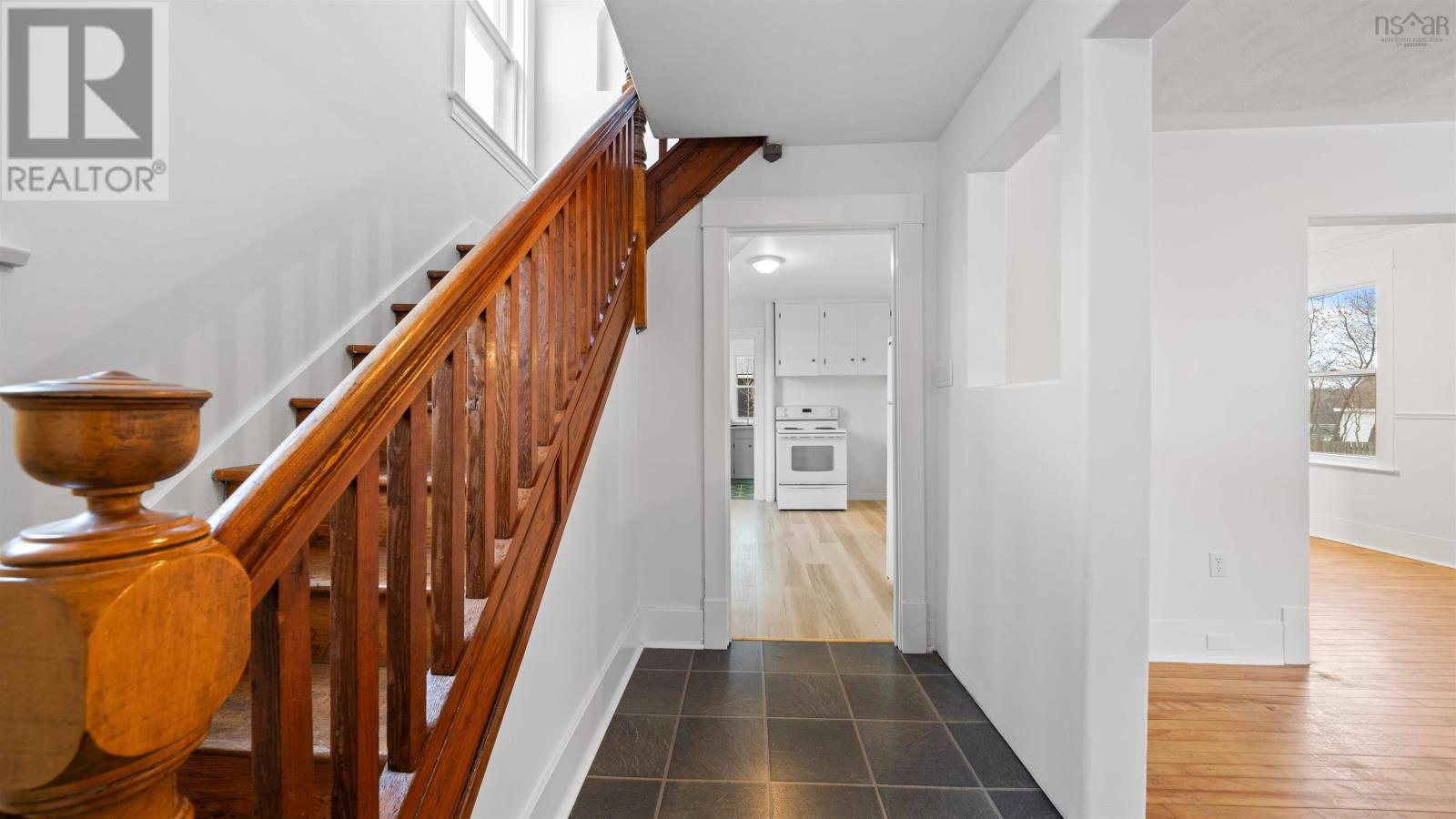 Property 21 of 37 of 515 Pleasant Street