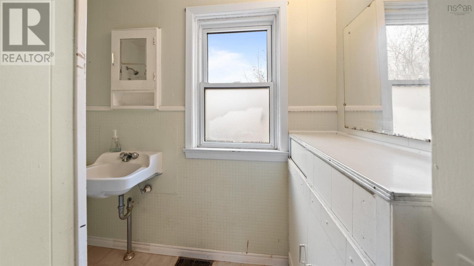 Property 12 of 37 of 515 Pleasant Street