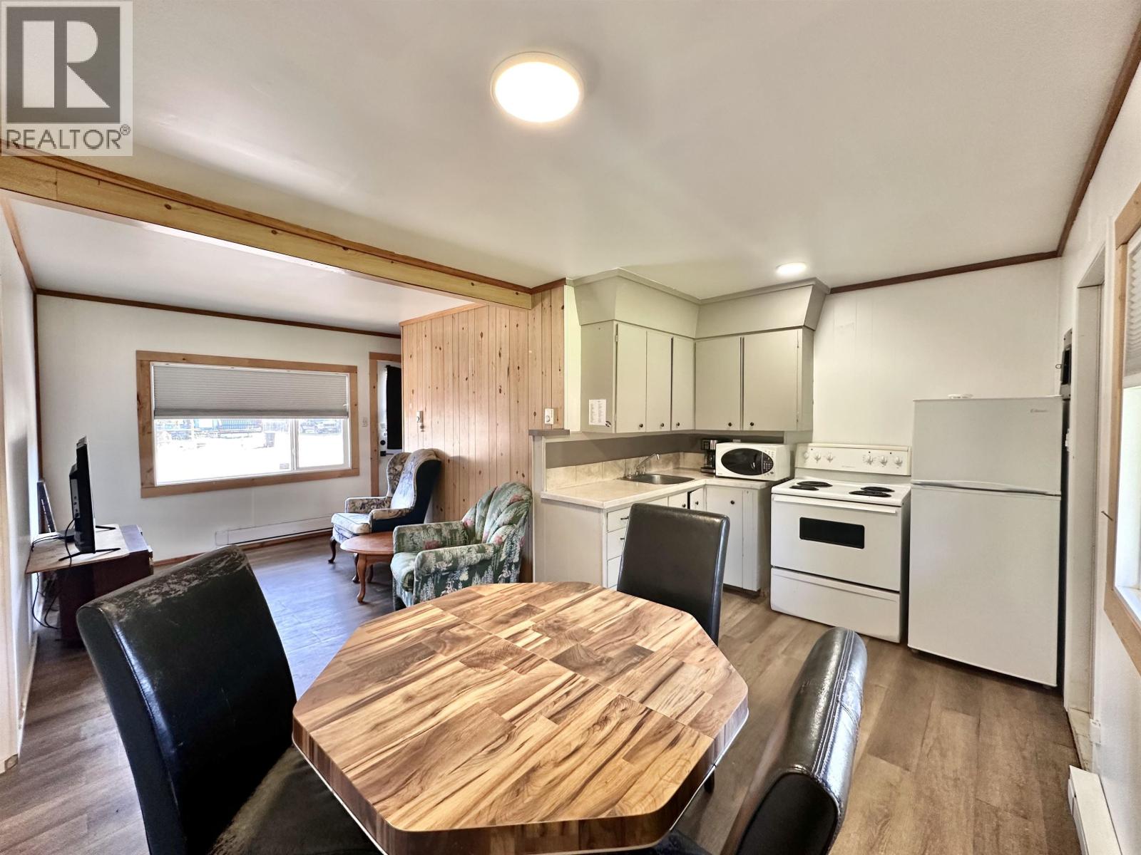 1300 2ND AVENUE - 16