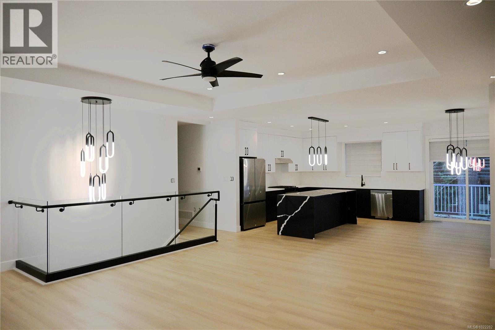 610 Rotayo Rd - Photo 4 of 22, Nanaimo, British Columbia