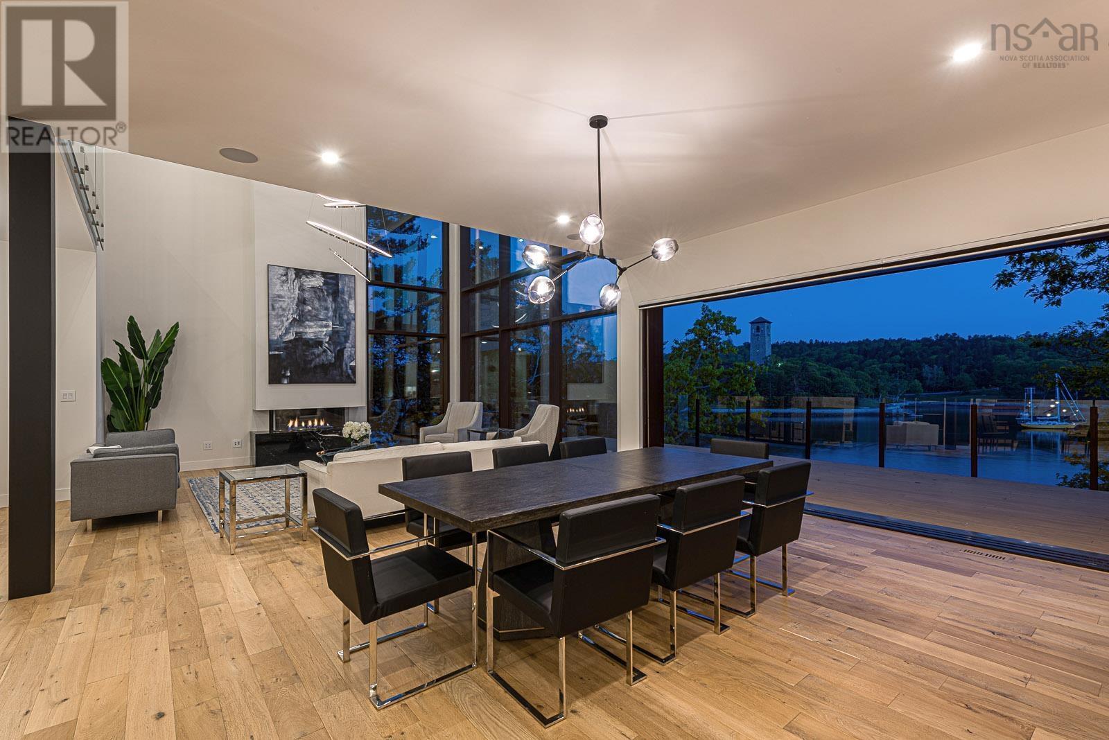 Property 28 of 49 of 1160 Rockcliffe Street