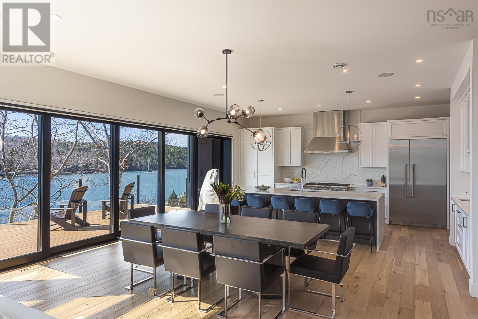 Property 25 of 49 of 1160 Rockcliffe Street