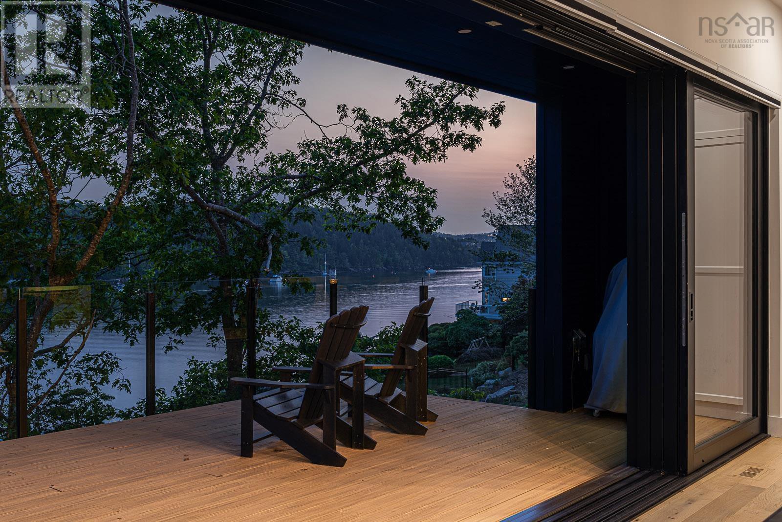 Property 45 of 49 of 1160 Rockcliffe Street