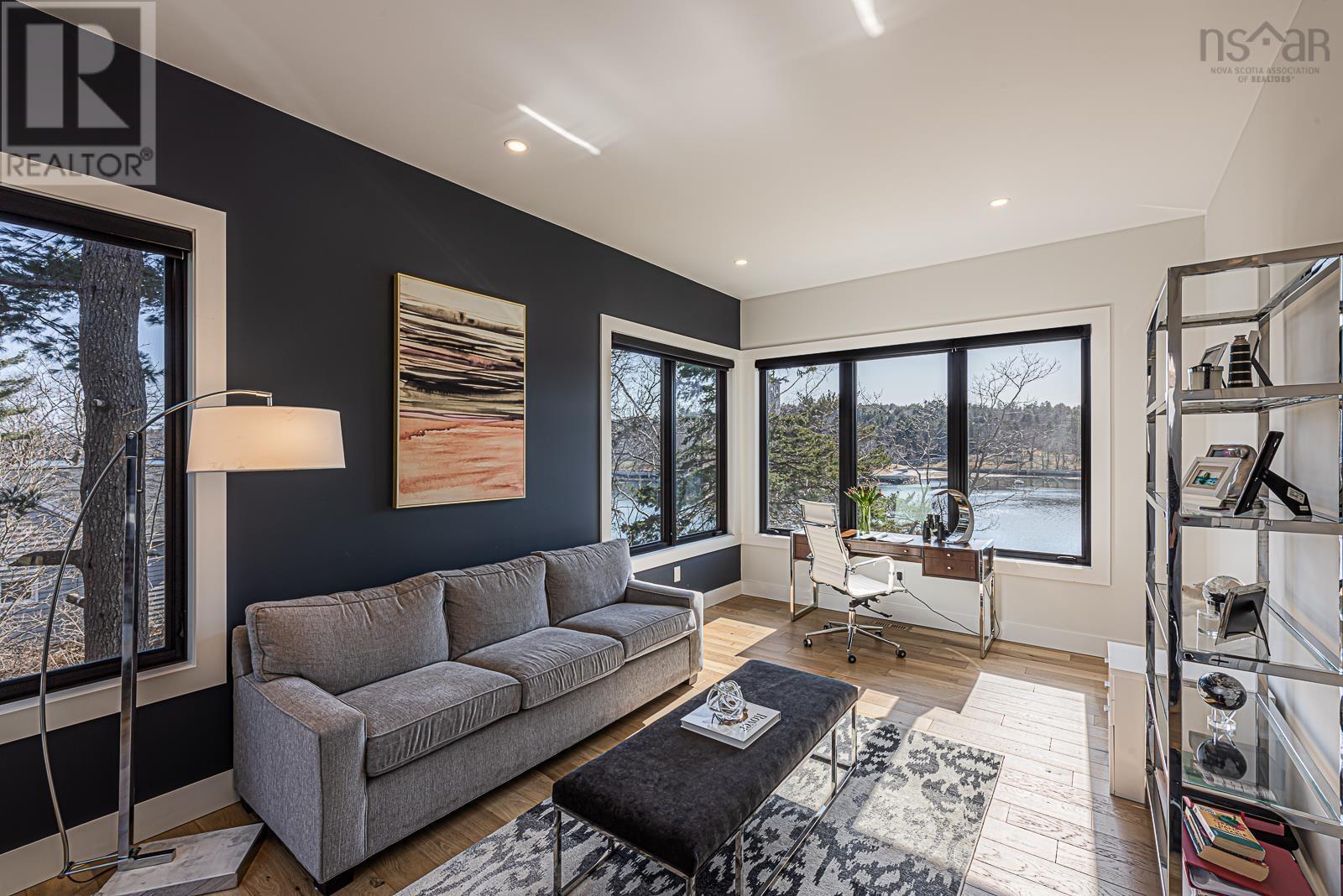 Property 15 of 49 of 1160 Rockcliffe Street