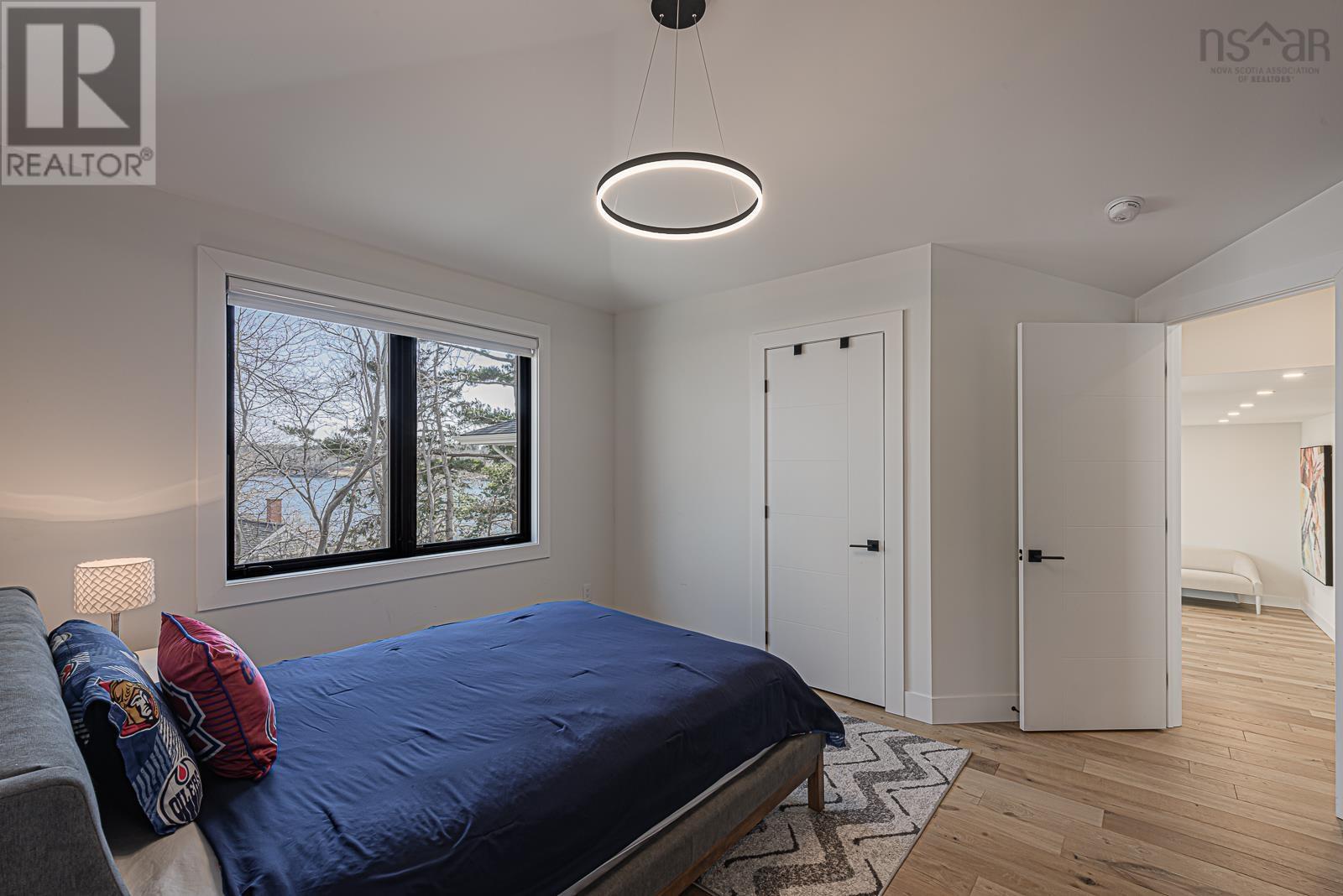 Property 44 of 49 of 1160 Rockcliffe Street