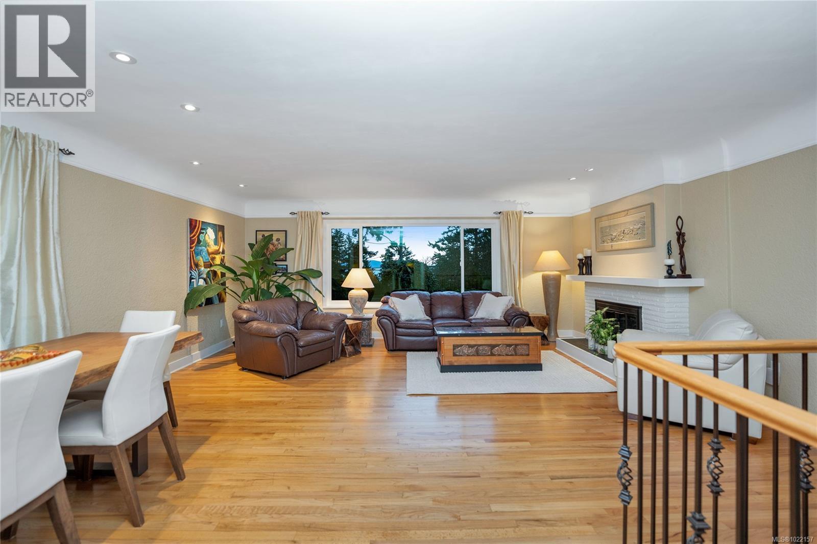 2229 Arbutus Rd, Saanich