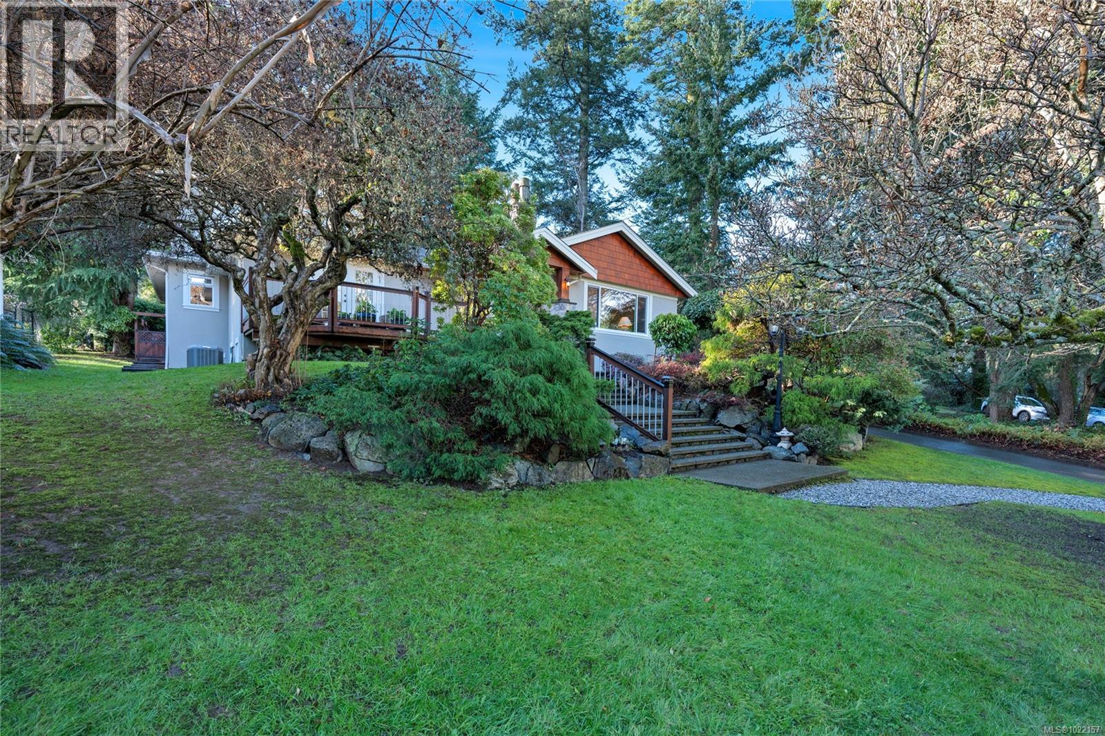 2229 Arbutus Rd, Saanich