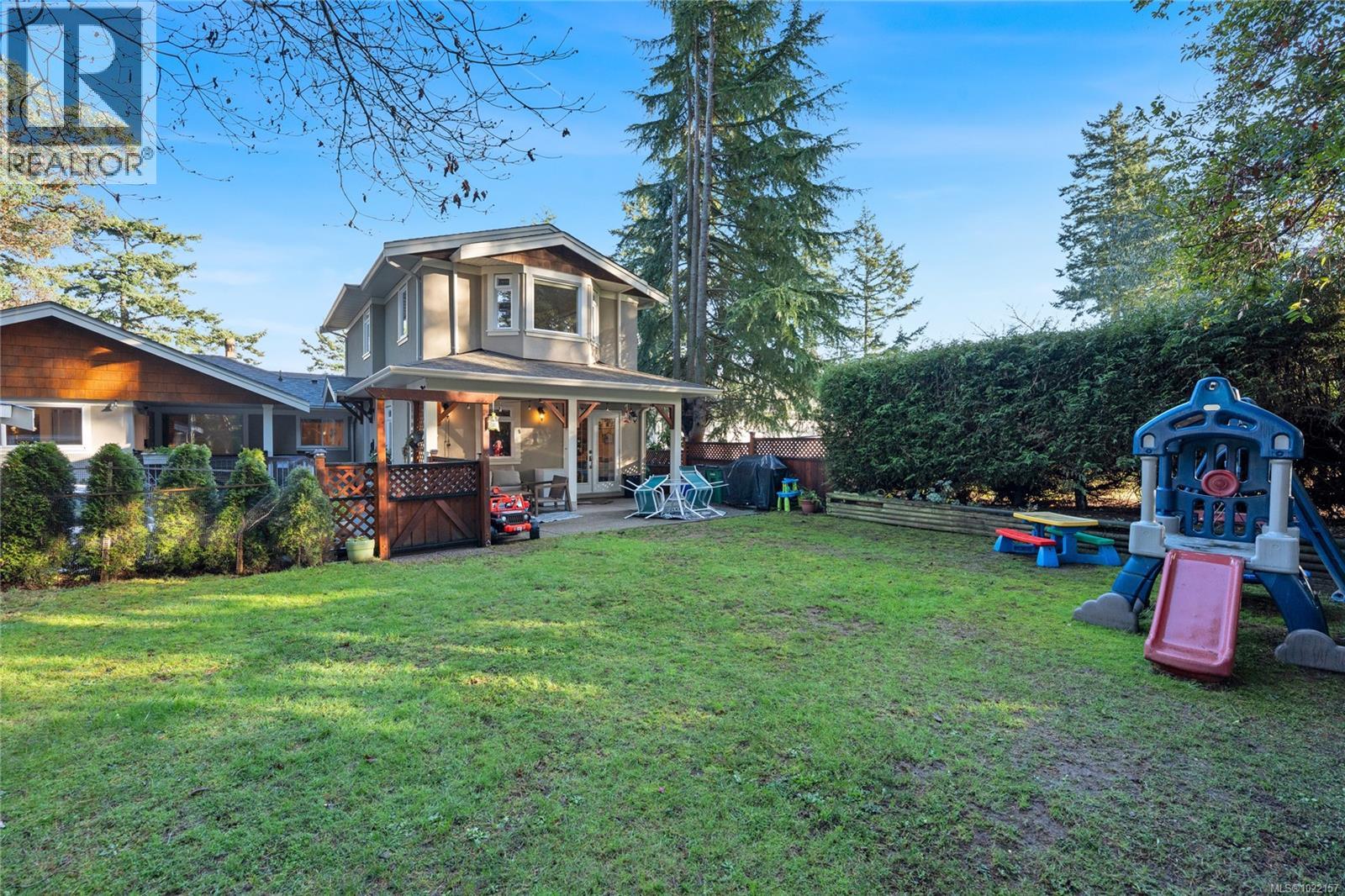 2229 Arbutus Rd, Saanich
