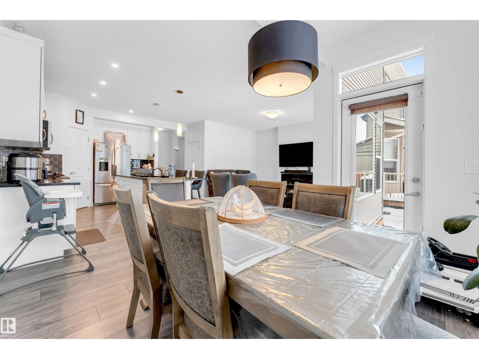 933 MCCONACHIE BV NW, Edmonton