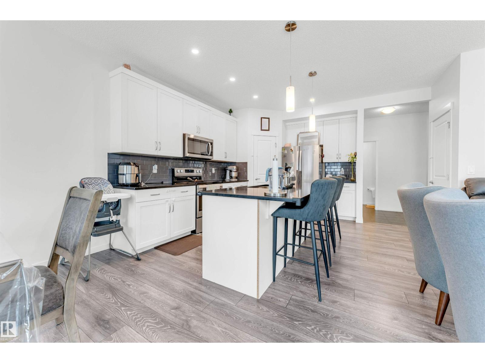 933 MCCONACHIE BV NW, Edmonton