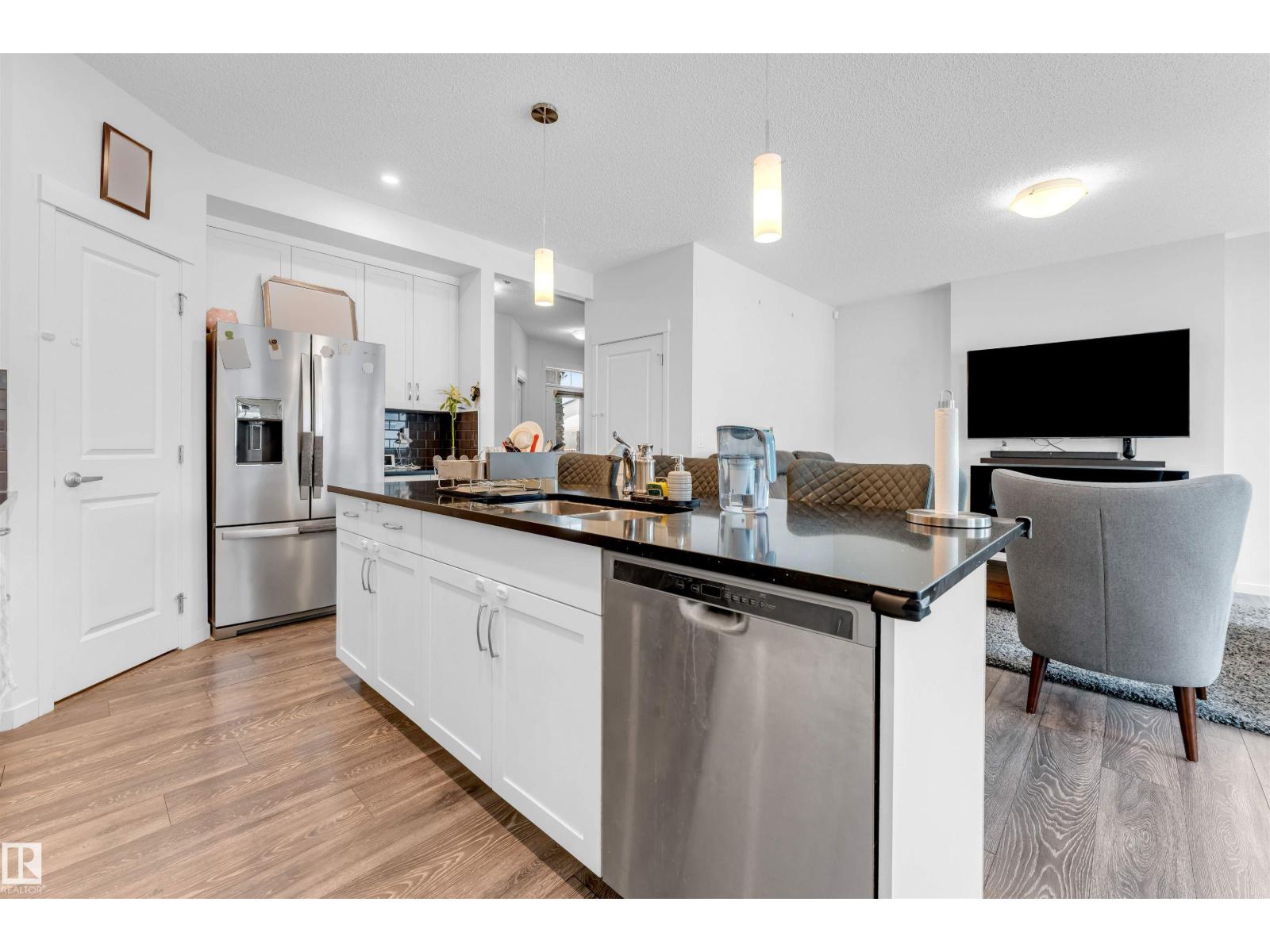 933 MCCONACHIE BV NW, Edmonton