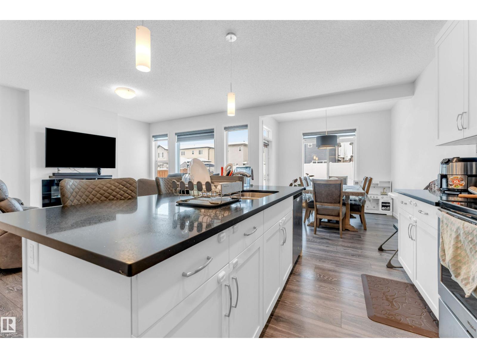 933 MCCONACHIE BV NW, Edmonton