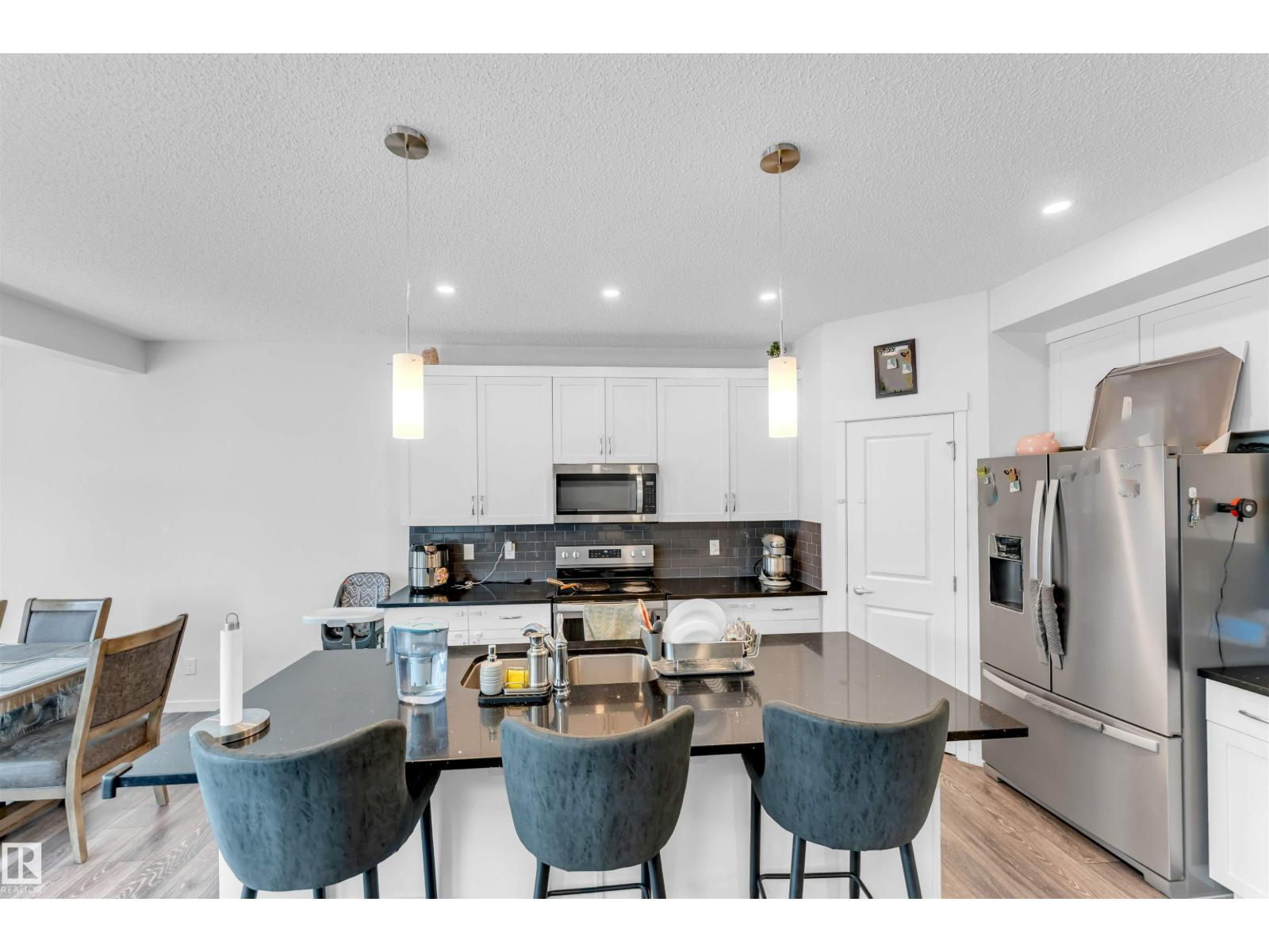 933 MCCONACHIE BV NW, Edmonton