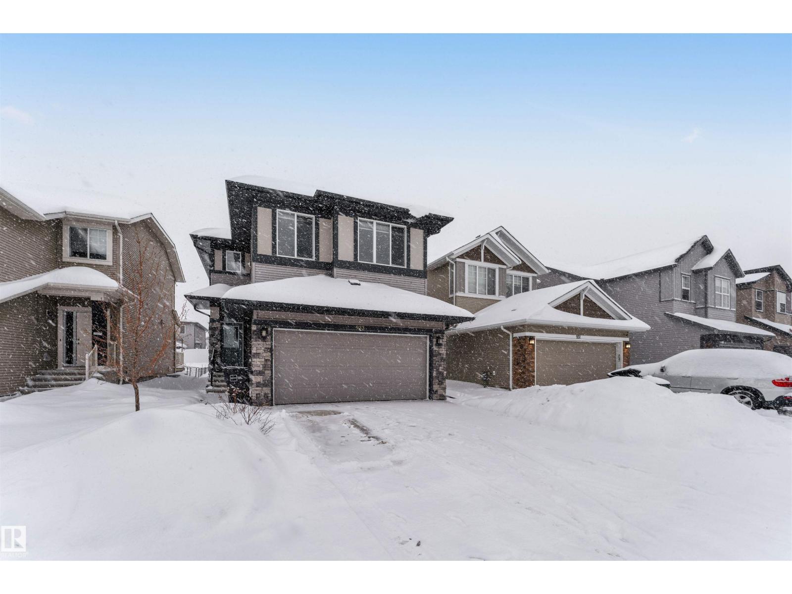 933 MCCONACHIE BV NW, Edmonton