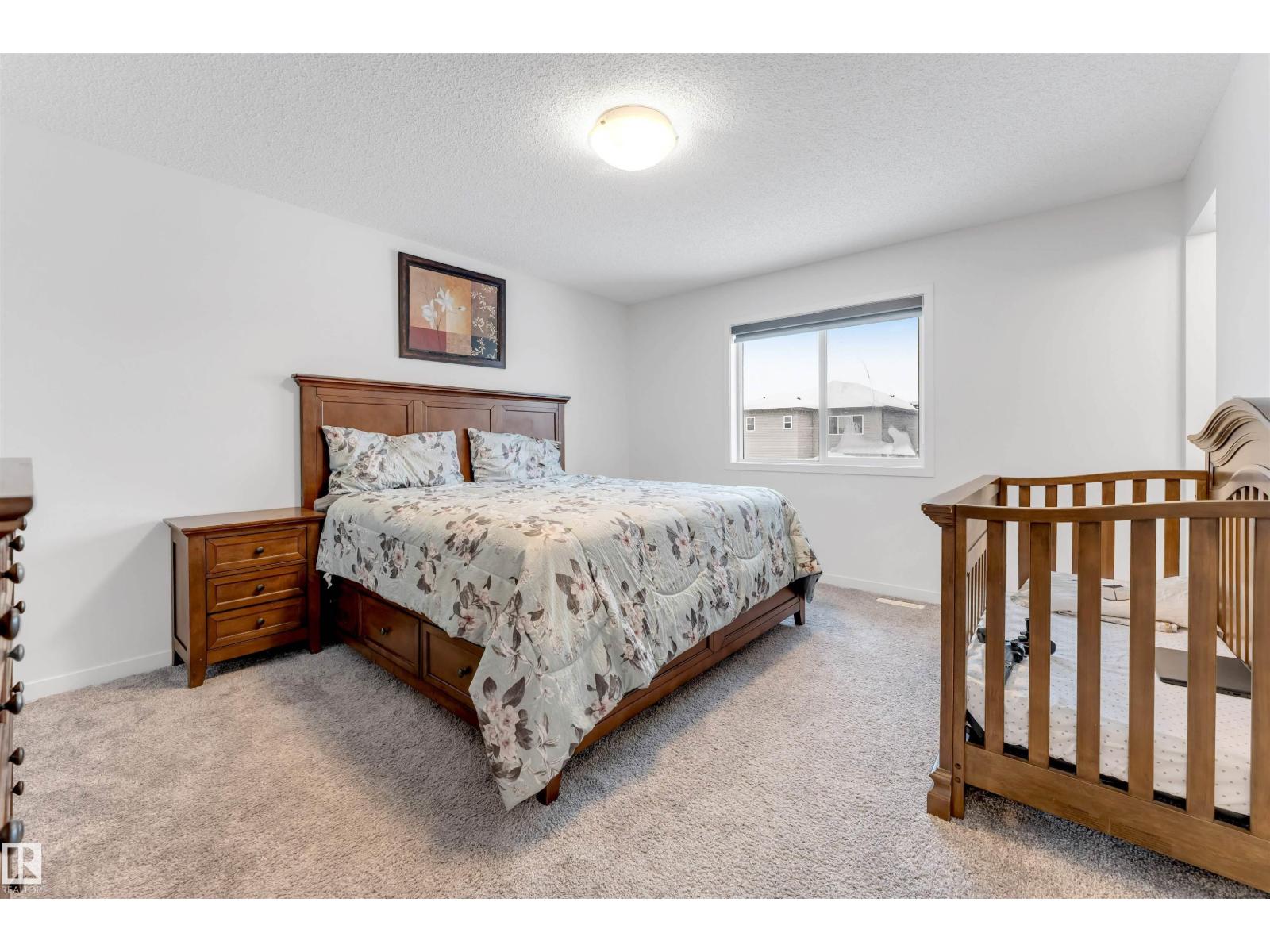 933 MCCONACHIE BV NW, Edmonton