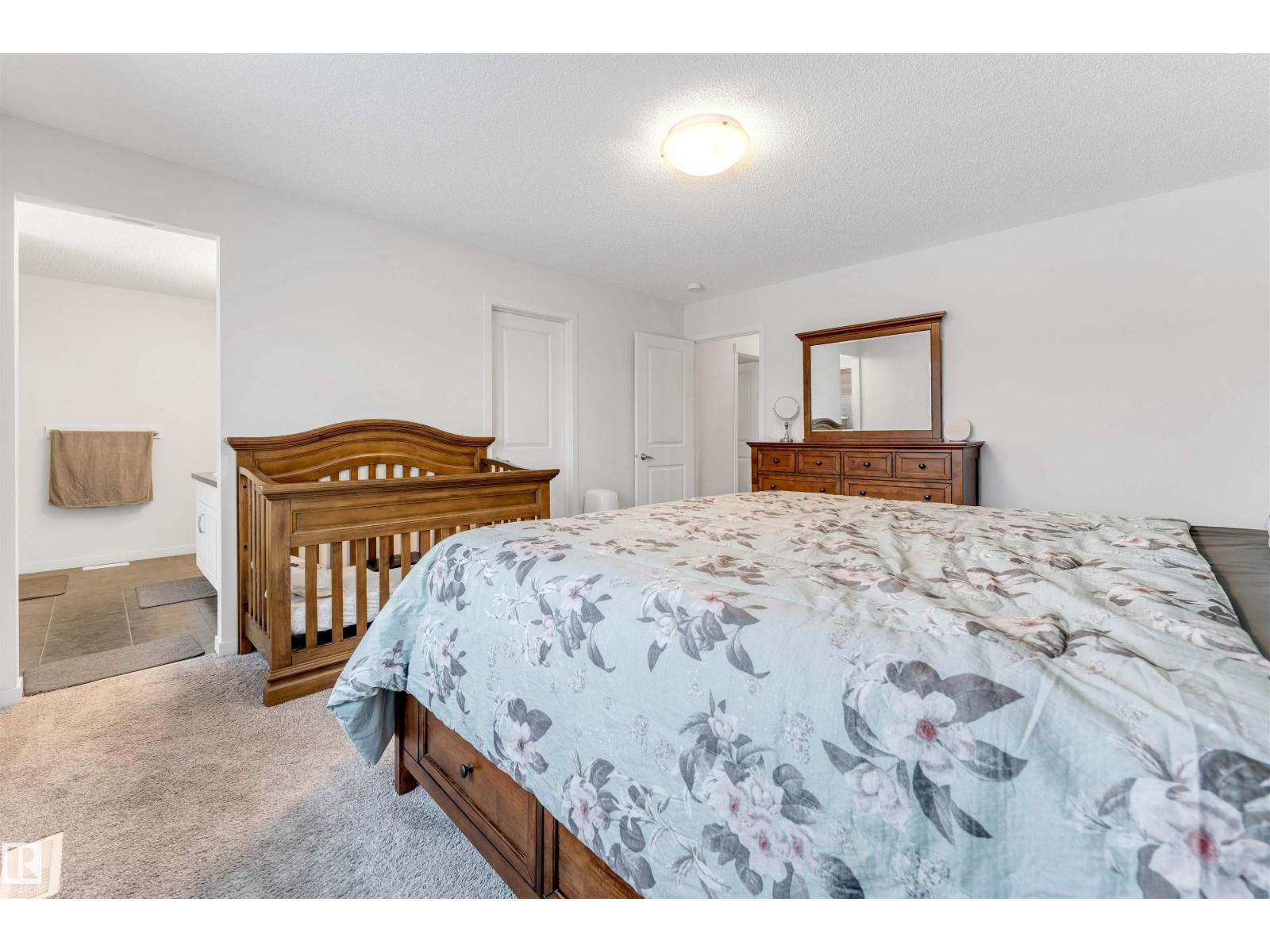 933 MCCONACHIE BV NW, Edmonton