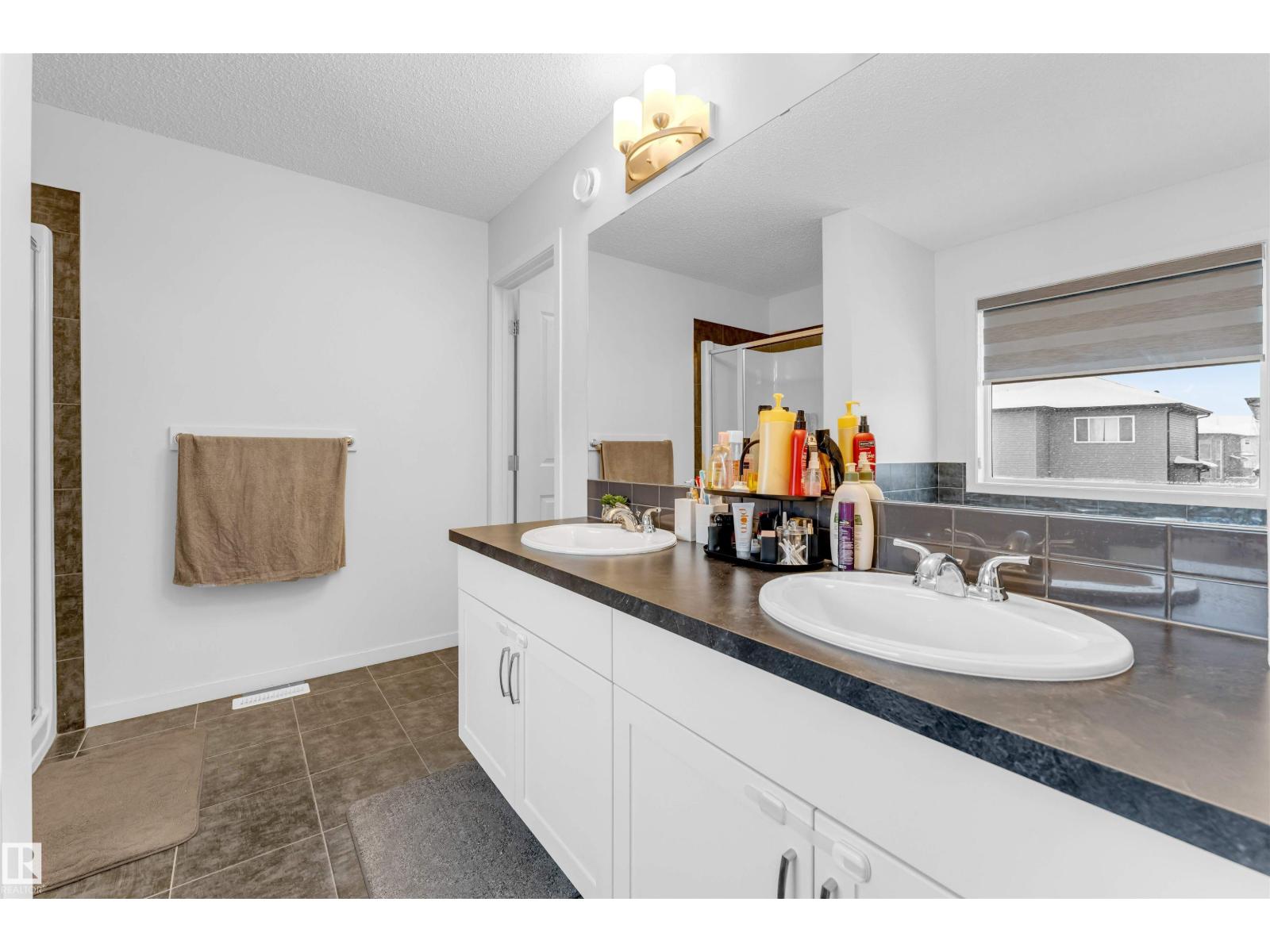 933 MCCONACHIE BV NW, Edmonton